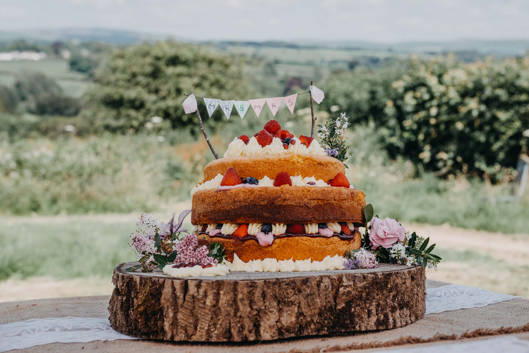 The cake in the handfasting ceremony