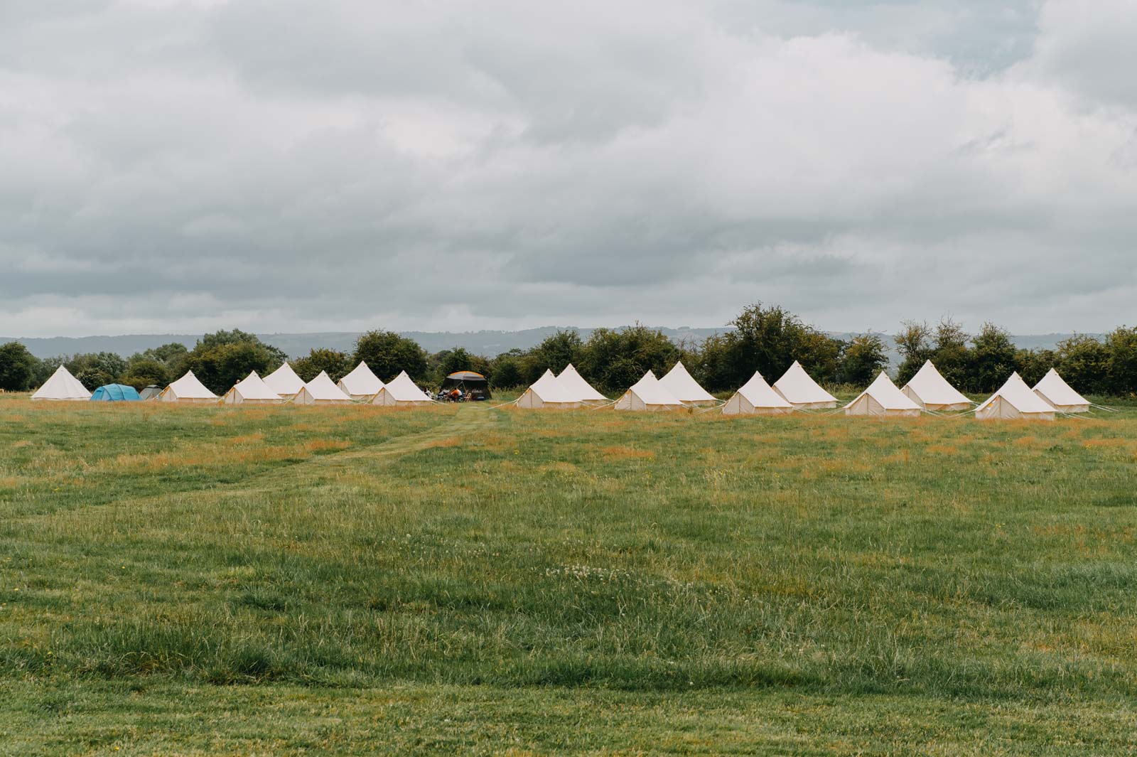Festival wedding - Splotts Moor Farm Glastonbury