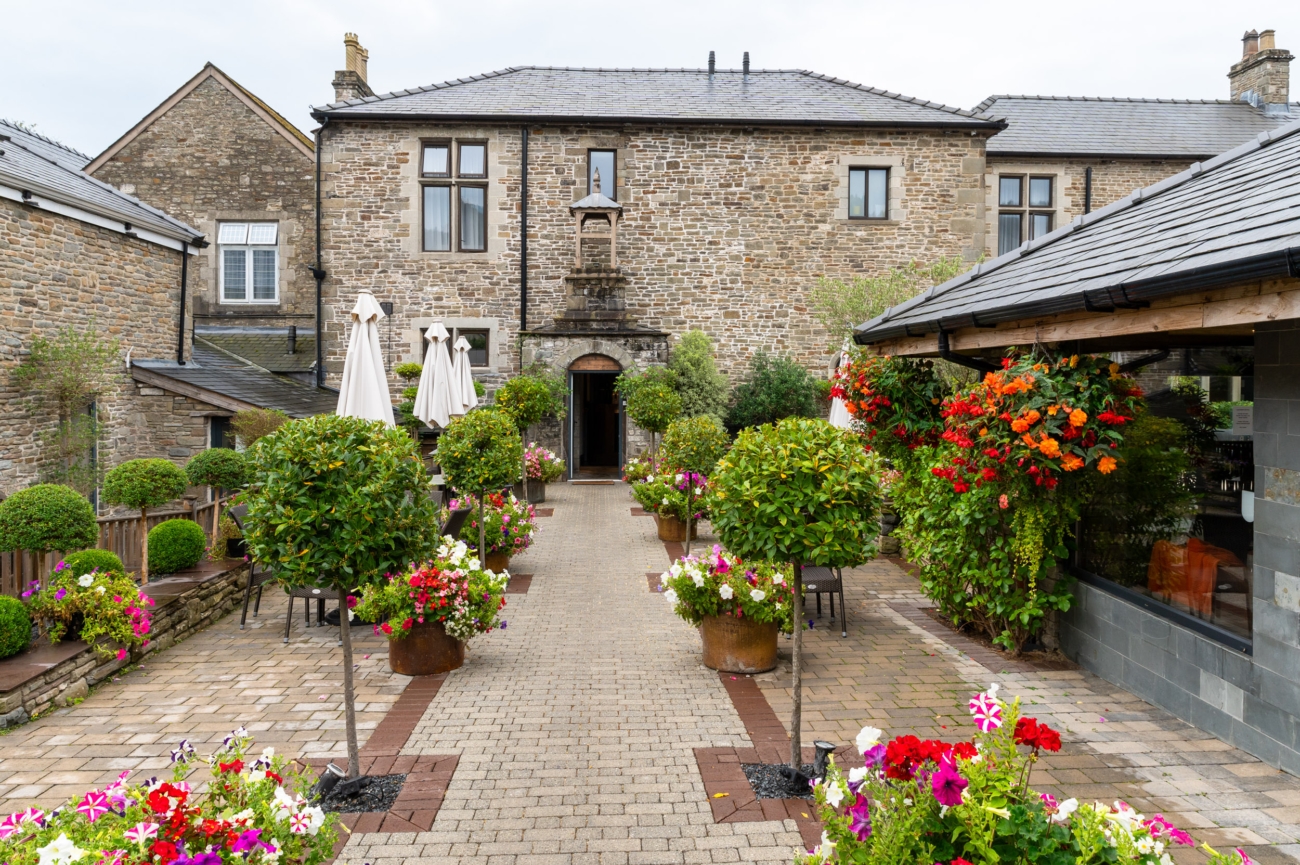 Lanelay Hall in Pontyclun - main entrance