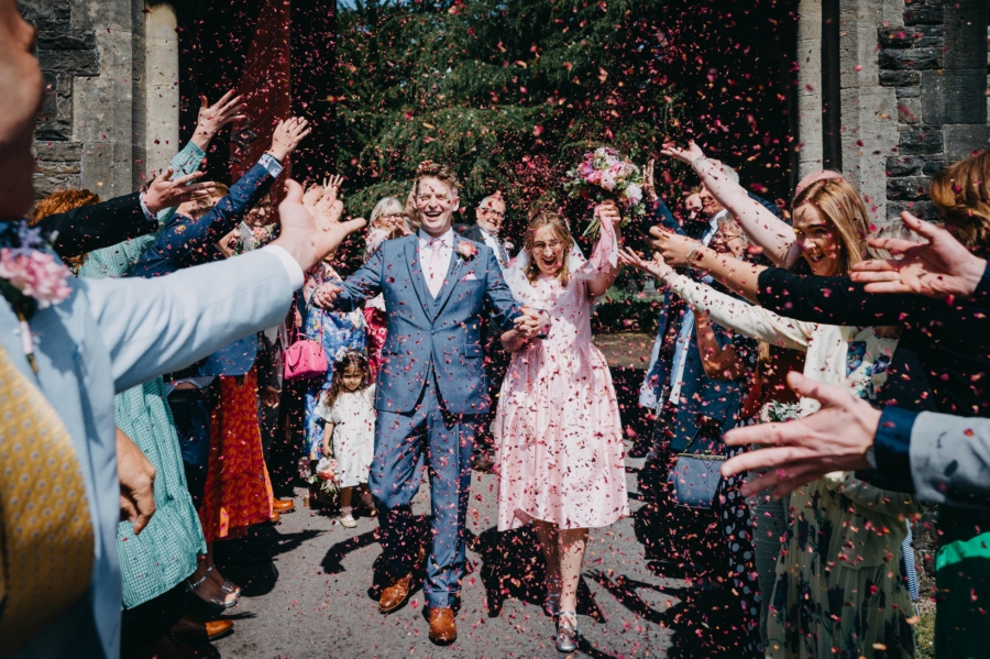 Micro wedding - confetti